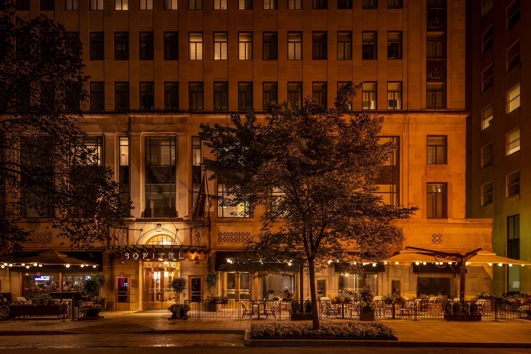Photo of the hotel Sofitel Washington DC Lafayette Square: Sofitel night exterior