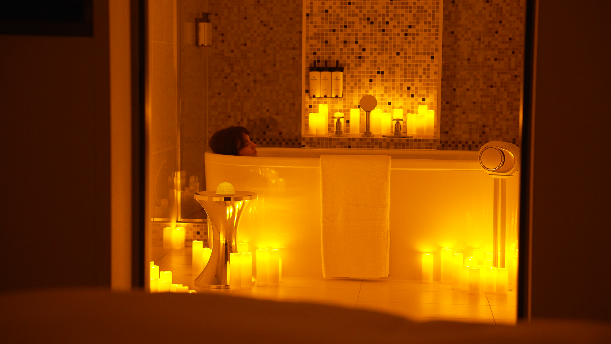 Photo of the hotel Sofitel Washington DC Lafayette Square: Candle experience bathroom